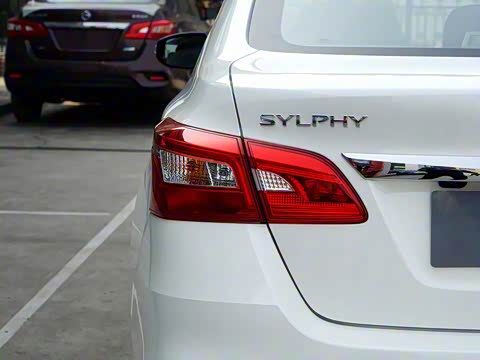 2016�� 1.6XV  CVT�����