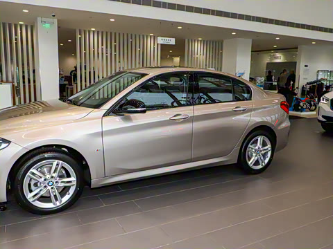 2021�� 120i M�˶���ҹ��