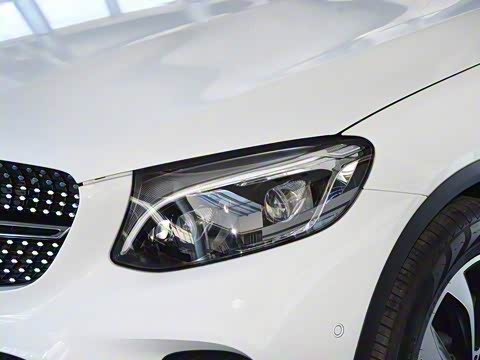 2019�� GLC 300 4MATIC ����SUV