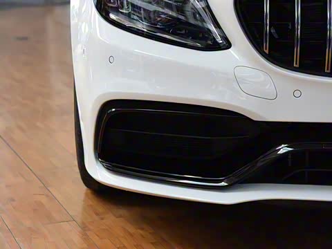2019�� AMG C 63