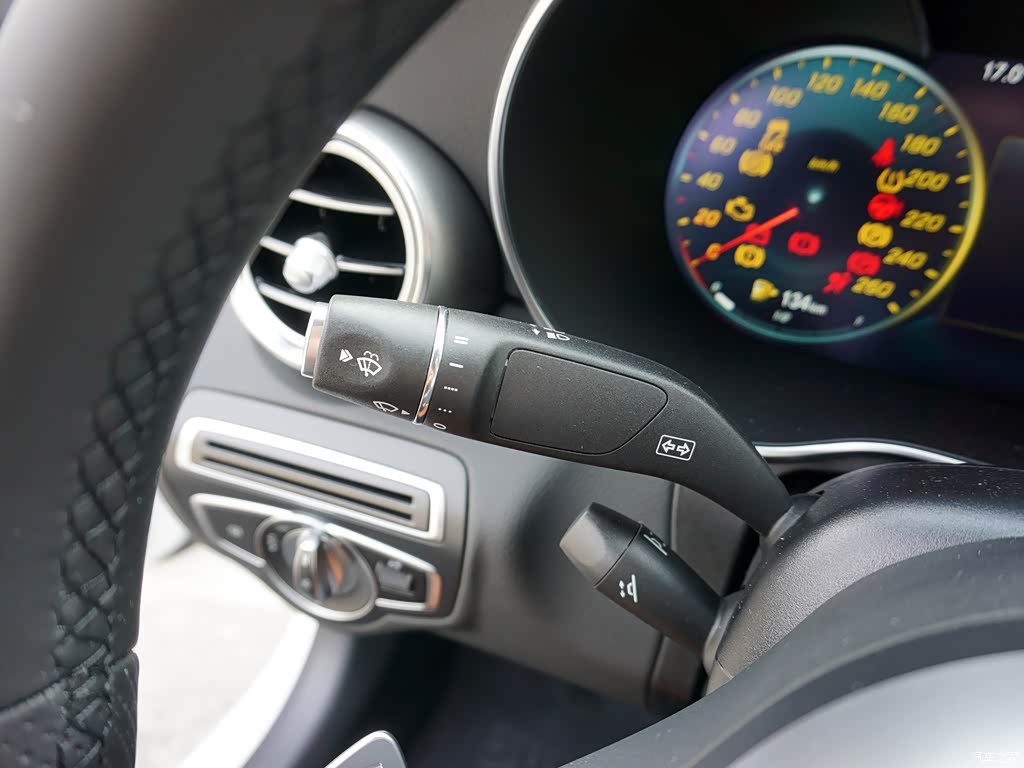 奔驰c级(进口) 2020款 c 200 轿跑车 5286568图片_奔驰_汽车图库_汽车