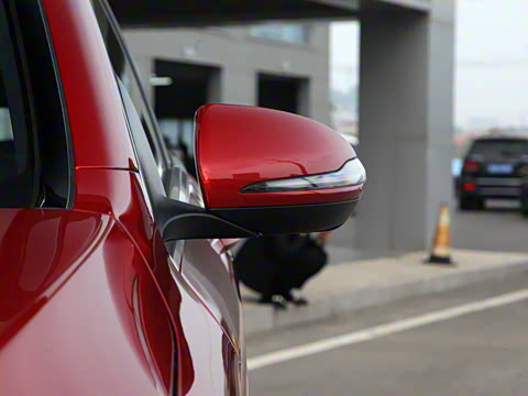 2021�� GLC 260 L 4MATIC ������