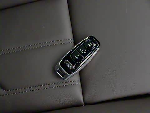 2019�� Plus A8L 50 TFSI quattro ������