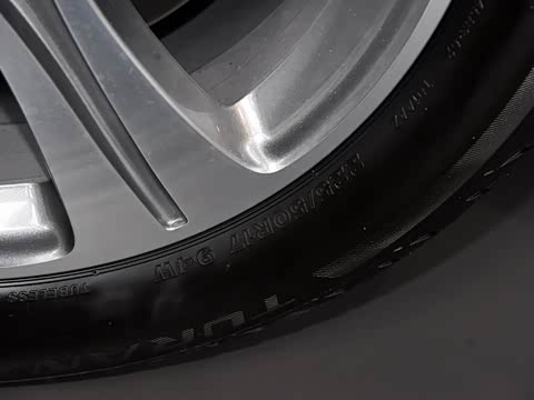 2020�� �Ŀ� C 260 L �˶���