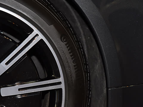 2019�� Taycan 4S