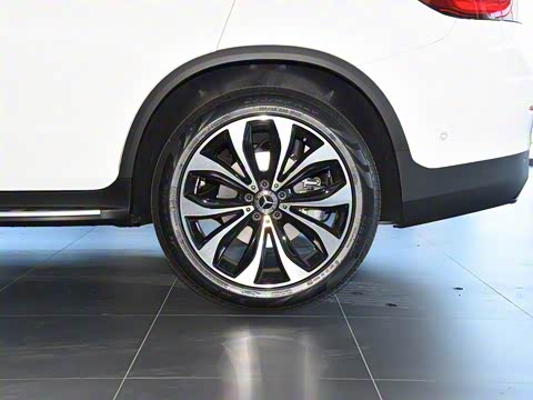 2019�� GLC 300 4MATIC ����SUV