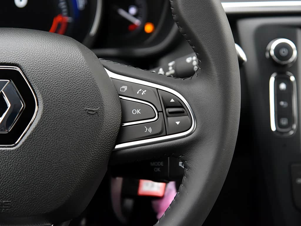 Renault Kadjar I Рестайлинг, Внедорожник 5 дв.: фото поколения
