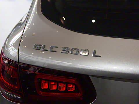 2020�� �Ŀ� GLC 300 L 4MATIC ������