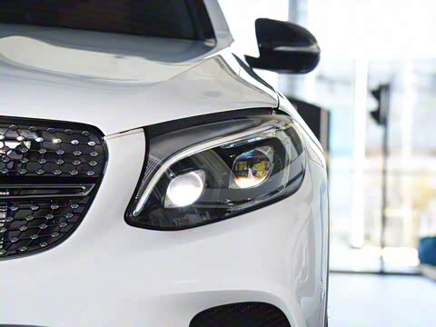 2019�� GLC 300 4MATIC ����SUV