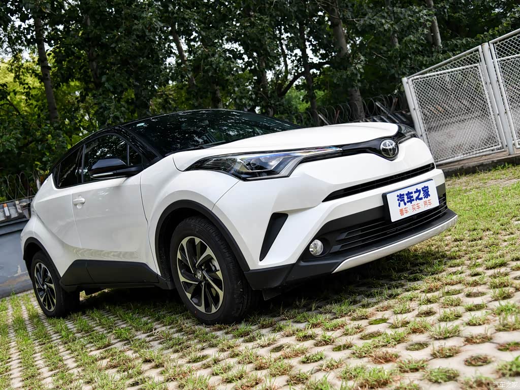 汽车图片 丰田 奕泽izoa 2018款 2.0l 奕炫版 国v