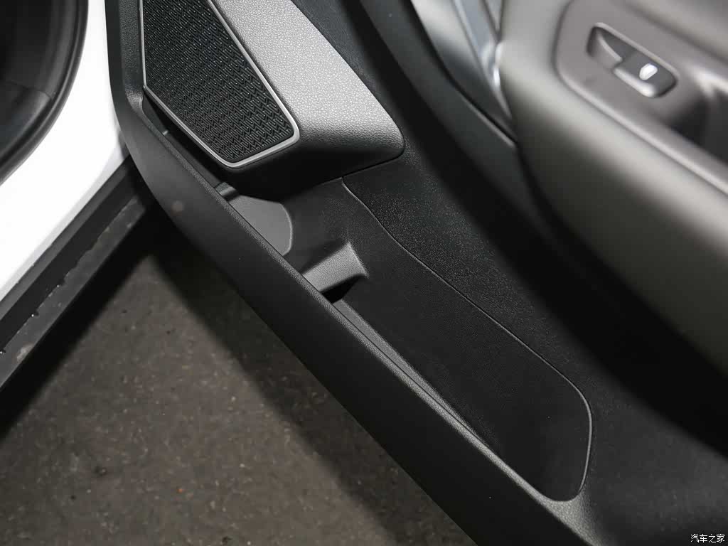 博越2021款 百万款 1.