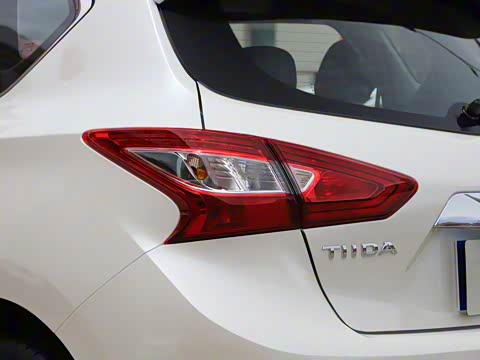 2021�� 1.6L CVT���а�