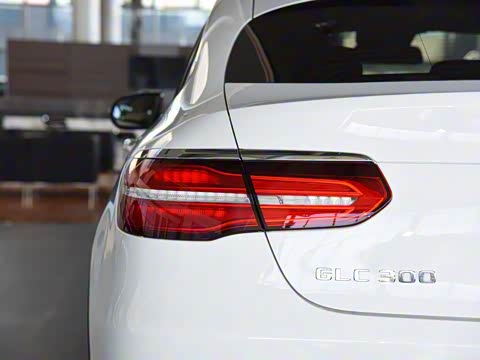 2019�� GLC 300 4MATIC ����SUV