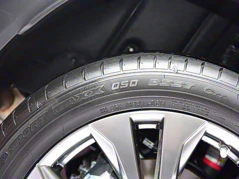 2019�� 200 F SPORT��