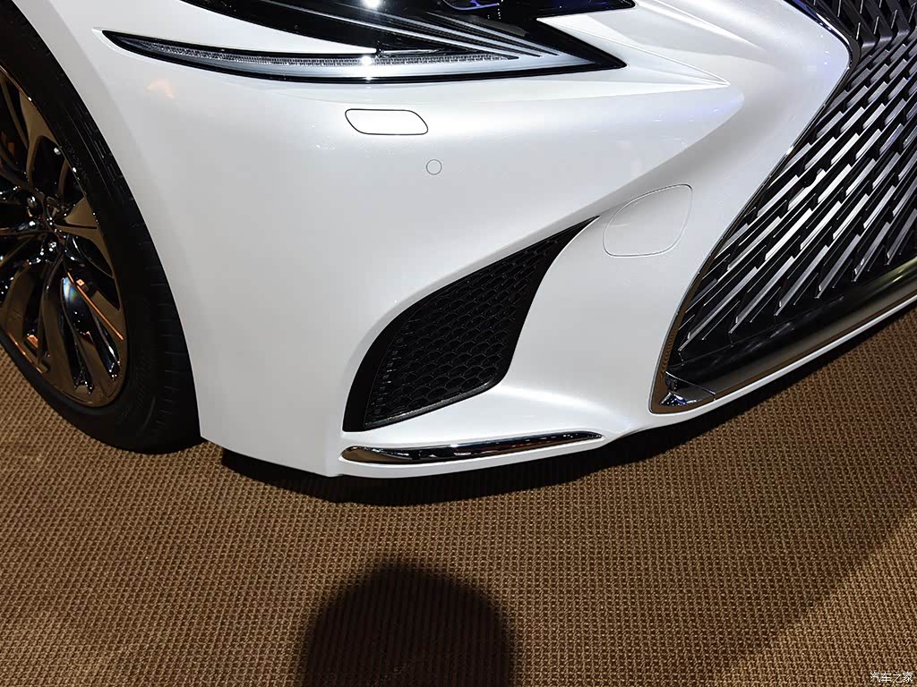 雷克萨斯ls 2019款 tri-p4 4684922图片_雷克萨斯_汽车图库_汽车之家