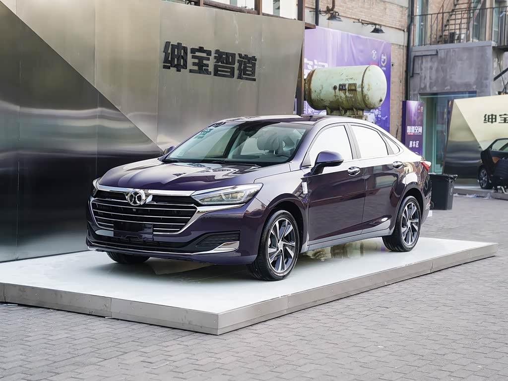 BAIC U7, Седан: фото поколения