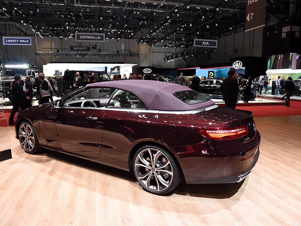 奔驰e400敞篷版锋芒必露开出去兜风神器