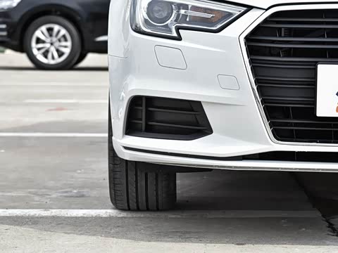 2018�� 30�������� Limousine 35 TFSI ��ȡ��