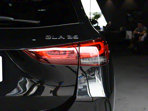 2021�� AMG GLA 35 4MATIC