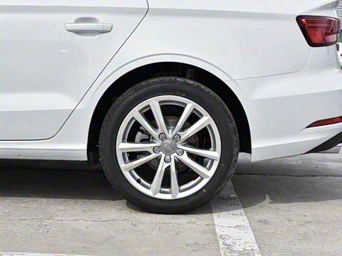 2018�� 30�������� Limousine 35 TFSI ��ȡ��