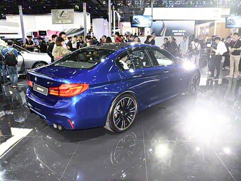 2018�� M5