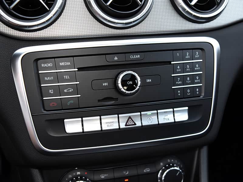 奔驰(进口) 奔驰cla级 2017款 改款 cla 200 动感型