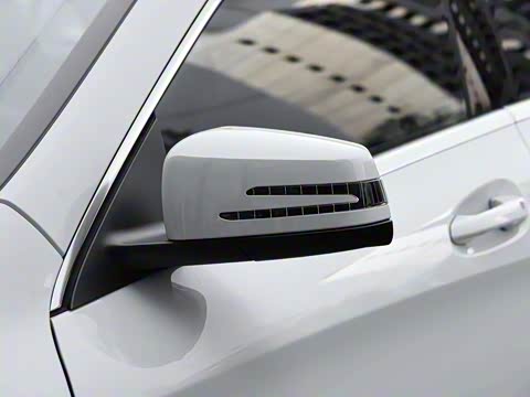 2017�� �Ŀ� CLA 200 ������