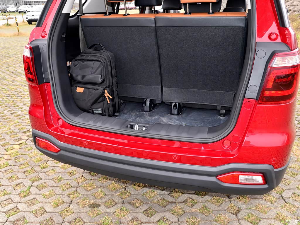 长安汽车 长安cx70 2016款 1.6l 手动豪华型