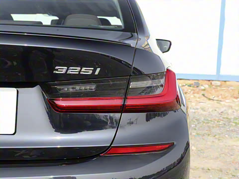 2021�� �Ŀ� 325i M�˶���ҹ��װ