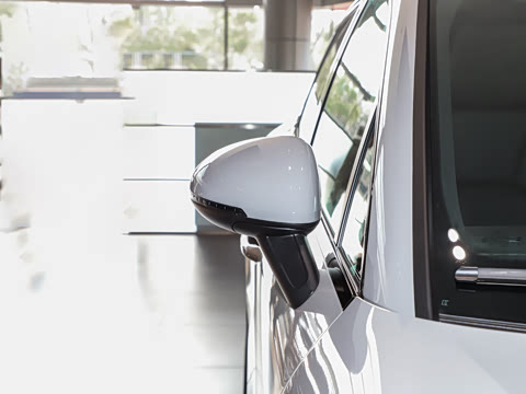 2020�� Macan 2.0T