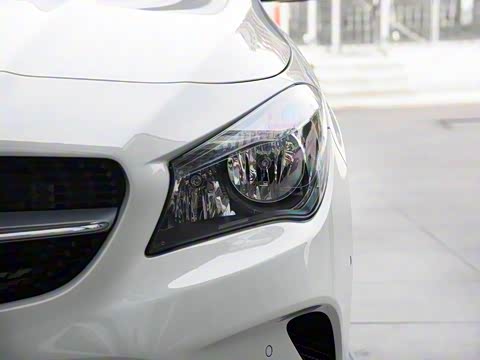 2017�� �Ŀ� CLA 200 ������