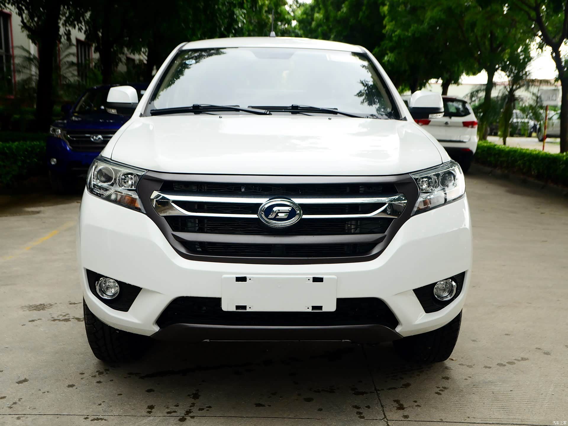 2017款 2.8t两驱柴油国五进取型加长版4b28v16