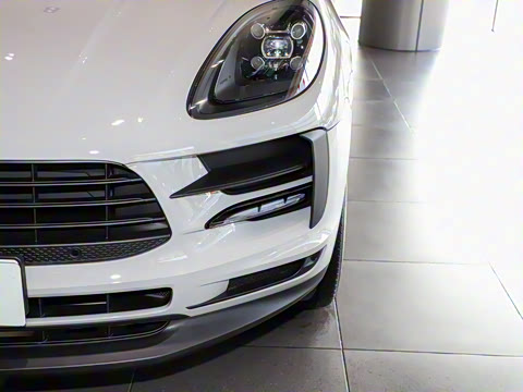 2020�� Macan 2.0T