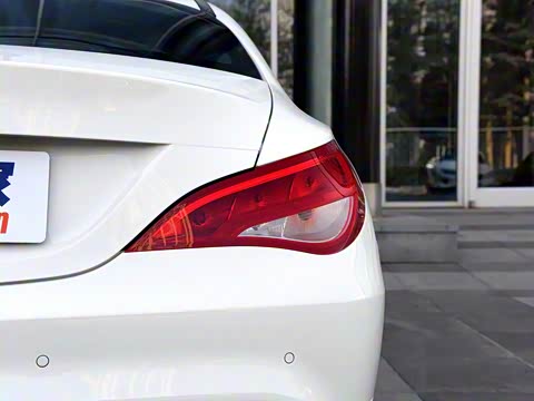 2017�� �Ŀ� CLA 200 ������