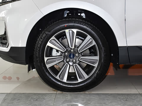 2021�� PLUS EcoBoost 245 ���������� 5��