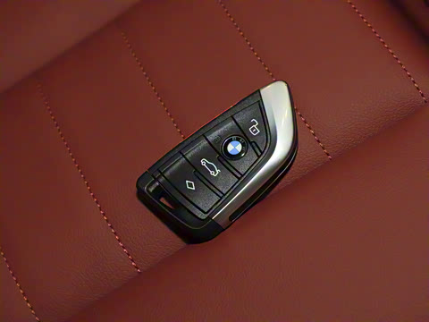 2021�� xDrive 30i M�˶���ҹ��װ