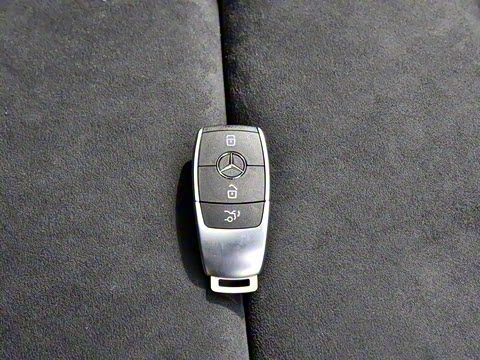 2021�� CLA 200 4MATIC