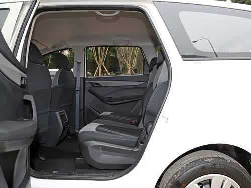 宝骏360,气质沉63940条03:28传祺m6领衔,三款价格不贵空间还大的1