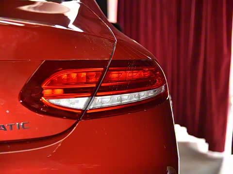 2018�� C 200 4MATIC ���ܳ�