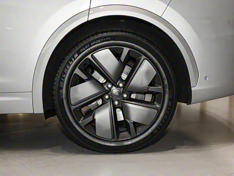 2025�� Ultra ���ܻ��°�