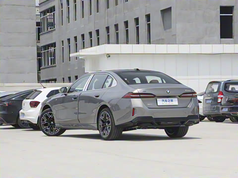 2025�� 530Li xDrive M�˶���װ