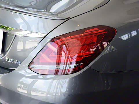 2020�� �Ŀ� C 260 �˶���