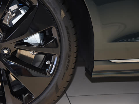 2021�� XFL 2.0T P300 �����콢�˶���