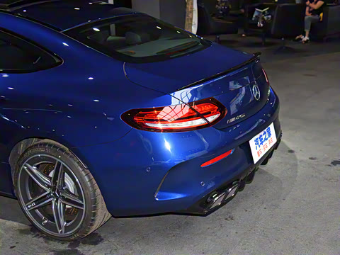 2021�� AMG C 63 ���ܳ�