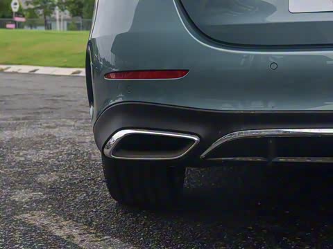 2025�� �Ŀ� E 300 L ʱ���˶���