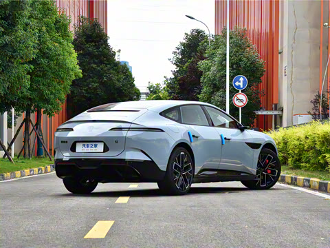 2025�� �Ŀ� Ultra���̰�