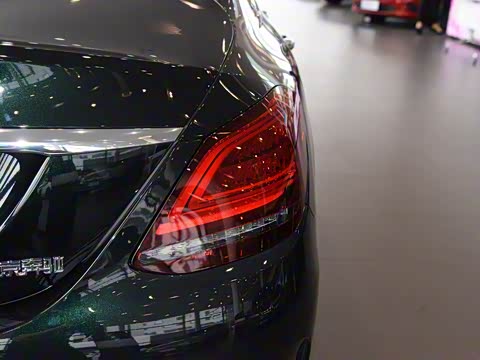 2020�� �Ŀ� C 260 L �˶���