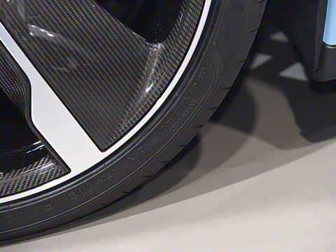 2019�� Taycan 4S