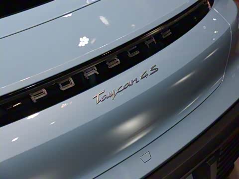 2019�� Taycan 4S