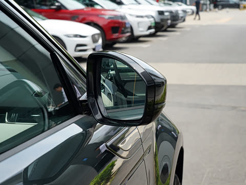 2021�� ����L 249PS R-Dynamic First edition �׷���